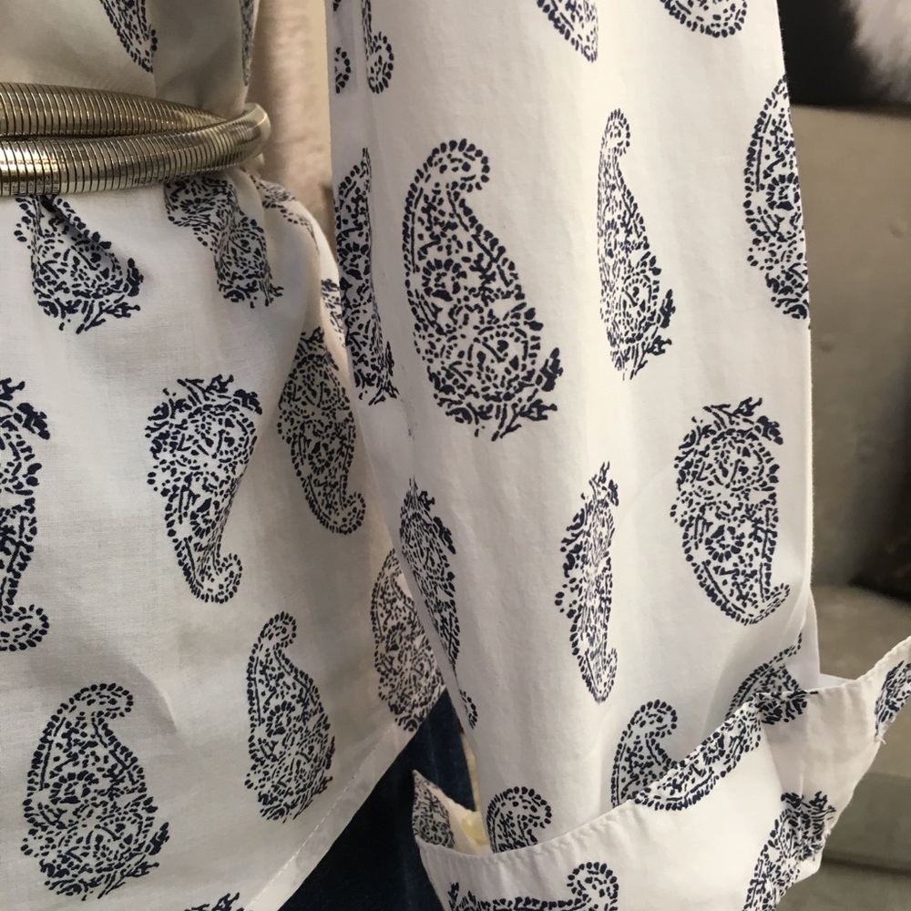 Old Navy Paisley Print Button Down - Picture 3 of 8